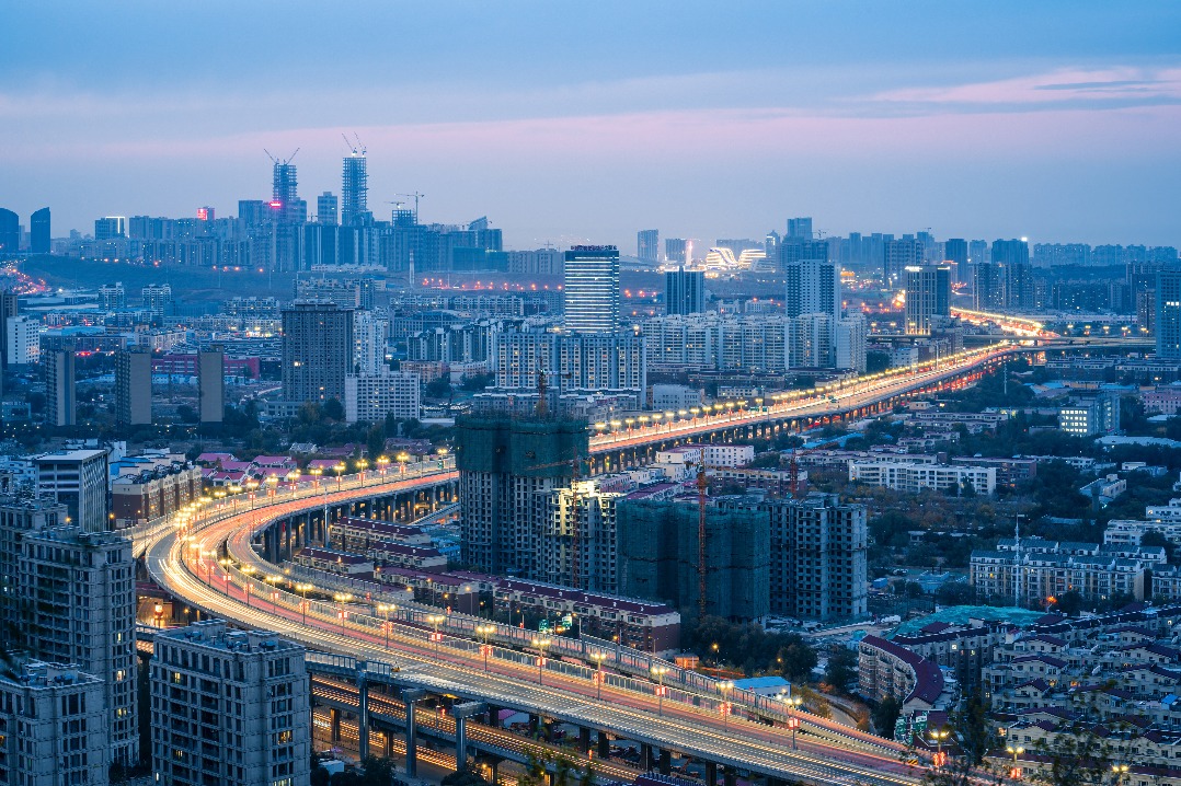 Xinjiang's economy rising; grain yields up