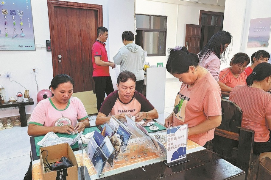 Collective model bears fruit in Hainan's Zhaoshu