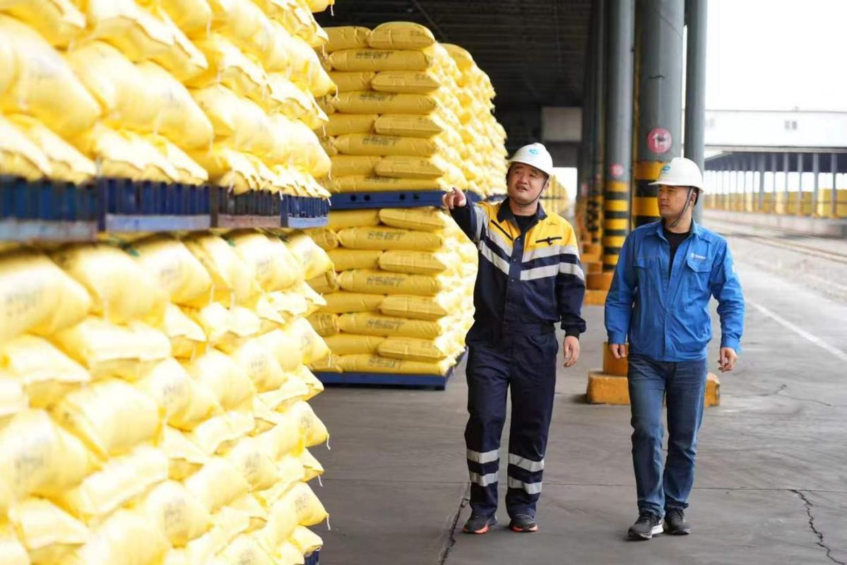 China Railway Hohhot Bureau surpasses 100m tons in freight volume