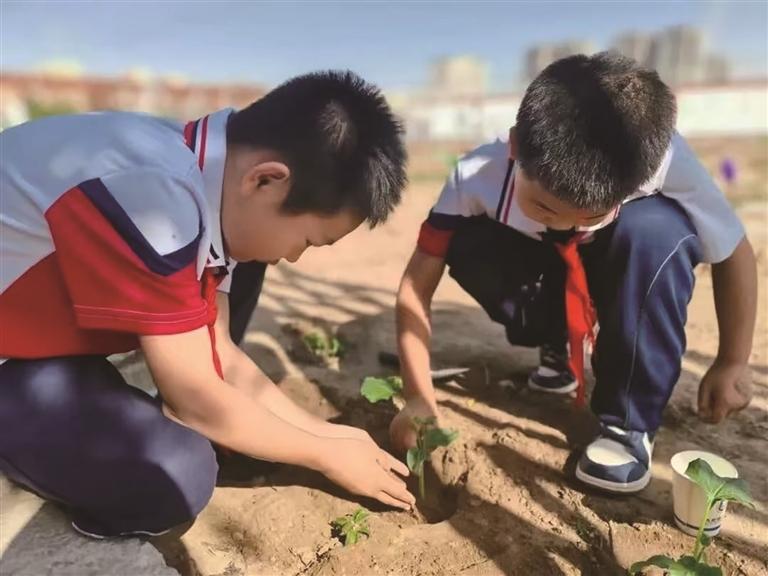 Hohhot implements integrated education concept