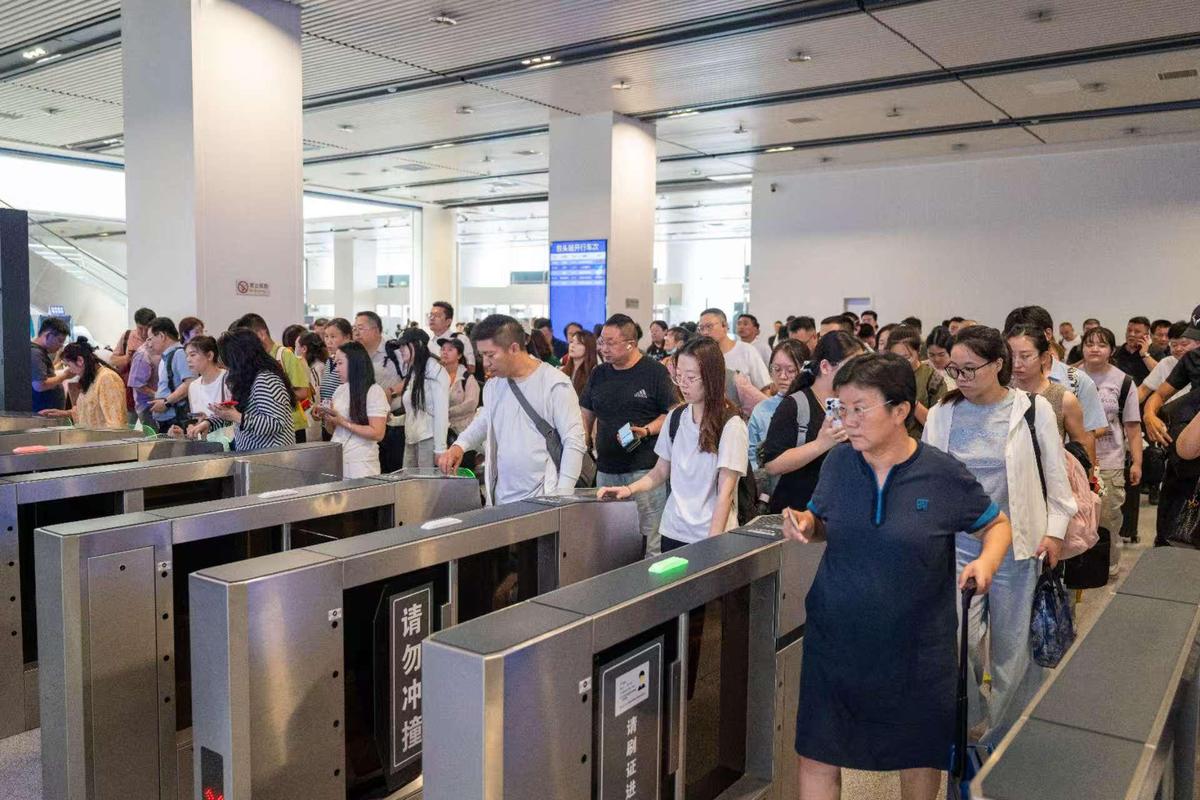 China Railway Hohhot Bureau Group transports 22.6m passengers in H1