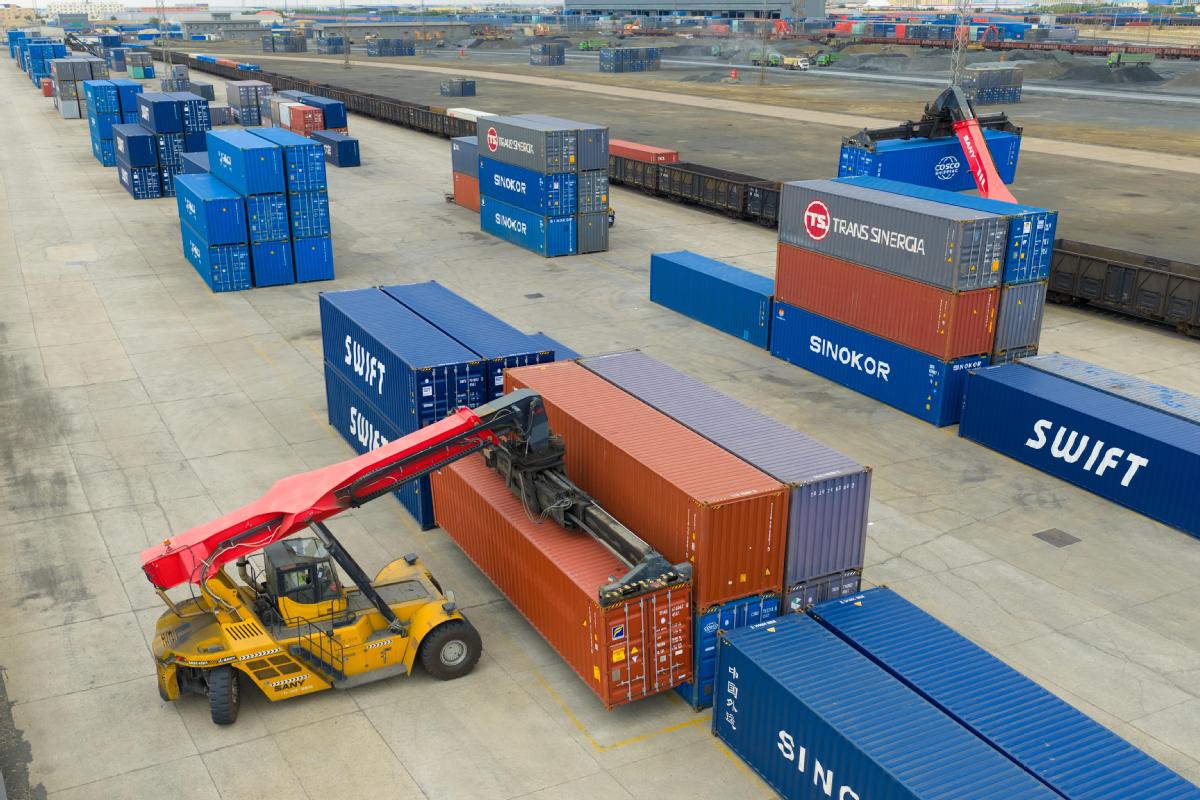 Ereenhot Railway Port's annual import-export volume exceeds 10m tons