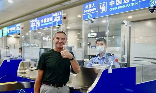 Wuxi unveils expanded convenience package for foreigners
