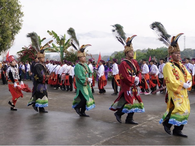 Traditional dance makes new moves