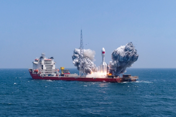 Gravity-1 rocket launches 9 satellites from East China Sea