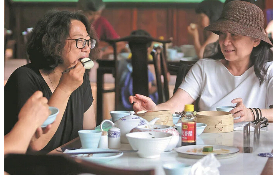 Yangzhou ritual embraces World Cup flavor