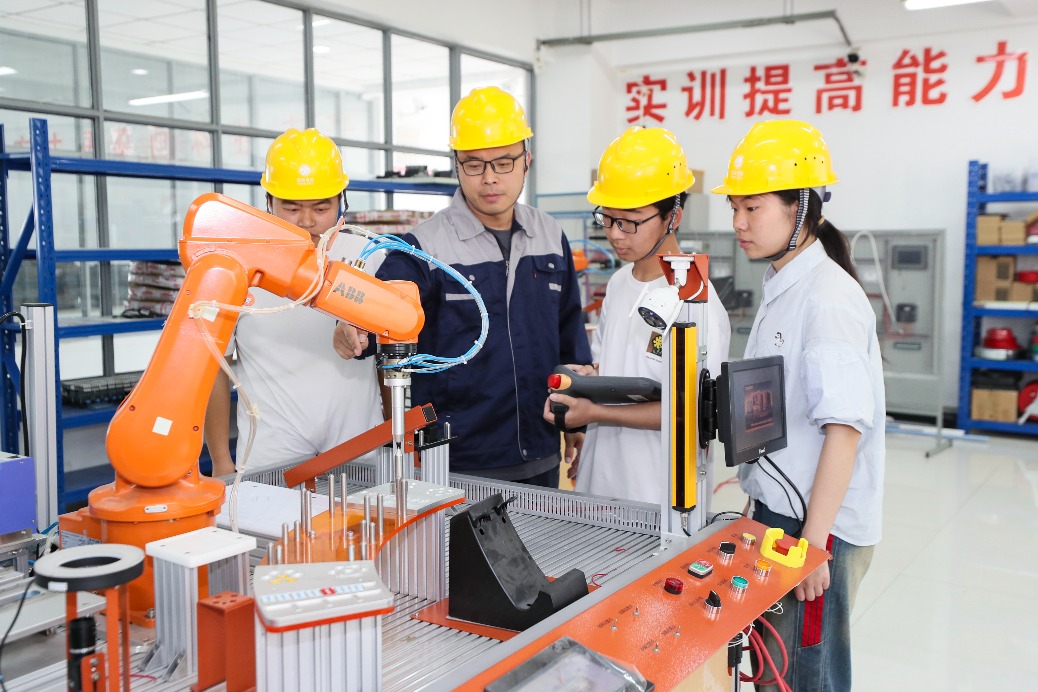 College grads seek skills boost