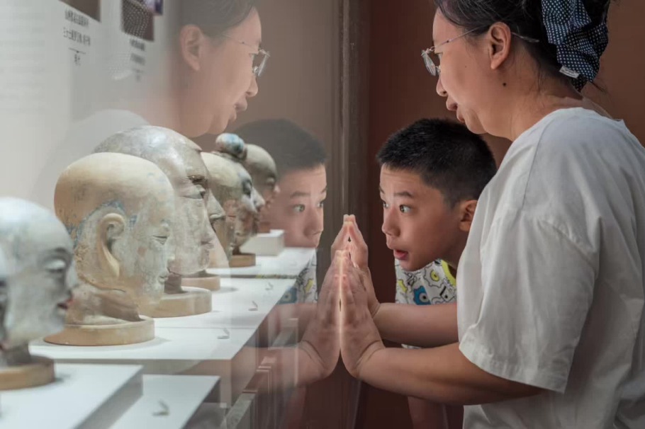 Lost painted sculptures donated by Taiwan group go on display in Shanxi