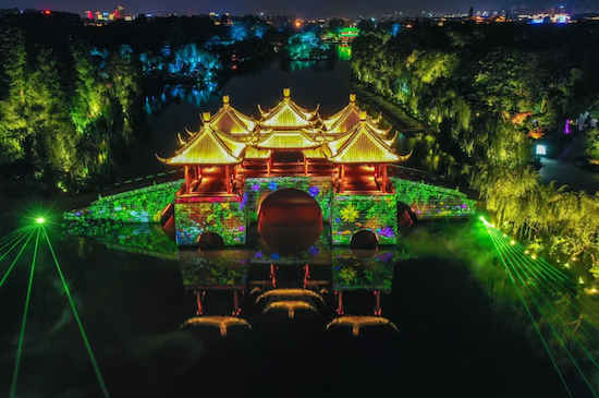 Night tours thrive in Yangzhou