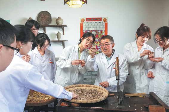 Standardizing traditional TCM processing for modern needs