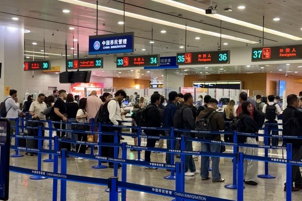 Shanghai Pudong airport makes immigration clearance faster, more accessible