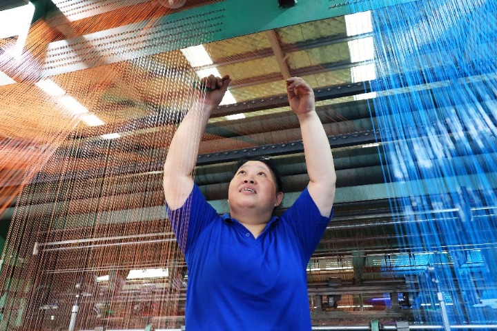 China's major industrial firms post double-digit rise in profits