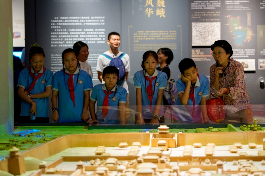 Libraries, museums act as care centers for kids