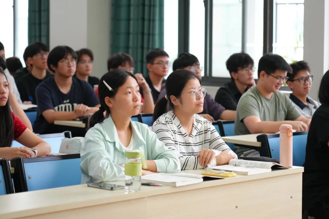 Jiangsu brings AI classes to every primary and secondary school