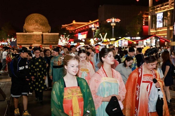 US delegates explore ancient Xi'an charm