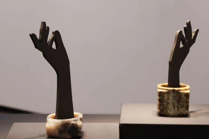 Chronicle exhibition of jade <em>cong</em> unveiled at Liangzhu Museum