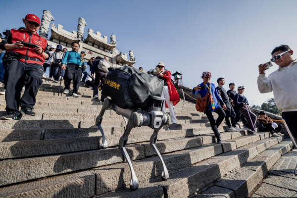 Tai'an's world robot competition accepts mountain challenge