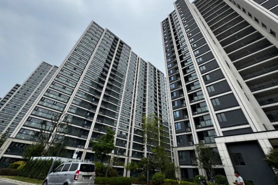 Universities acquire apartments to fulfill dorm needs