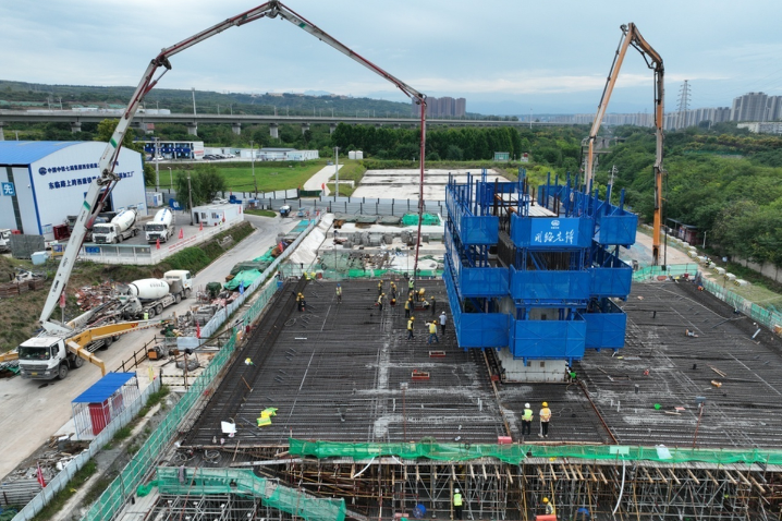 First concrete pour completed for main span of Xi’an Donglin Road swivel cable-stayed bridge