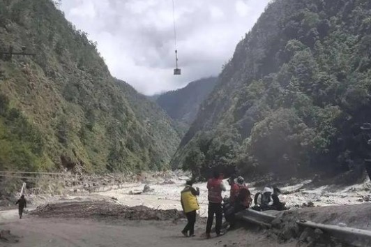 High-altitude glacier survey targets disaster risks in Xizang