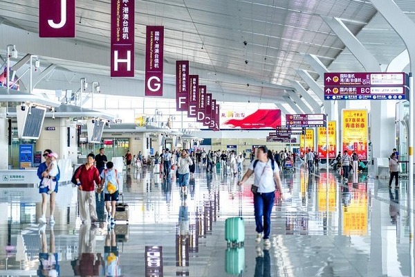 Xi'an airport sees record-high passenger volume