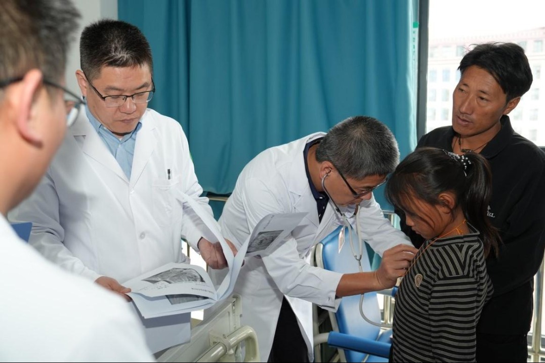 Tianjin medical team performs free orthopedic surgeries in Xizang