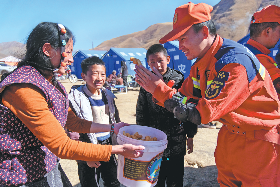 Xizang races to install houses