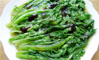 Lettuce in Oyster Sauce (蚝油生菜 hao you sheng cai)