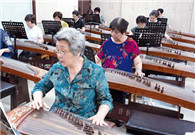 China's senior citizens flock back to school