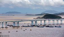 Thousands of fishing boats set out in Zhejiang