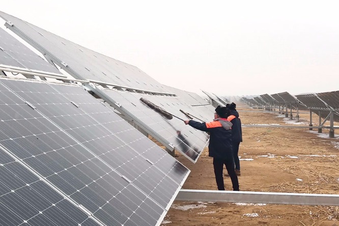 Desert sunshine provides clean power