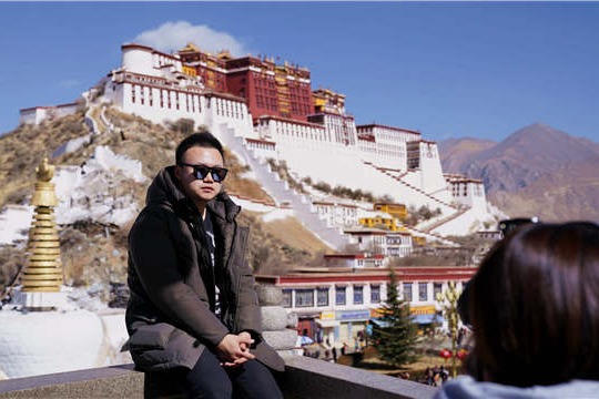 China's economic shift awakening huge consumption potential