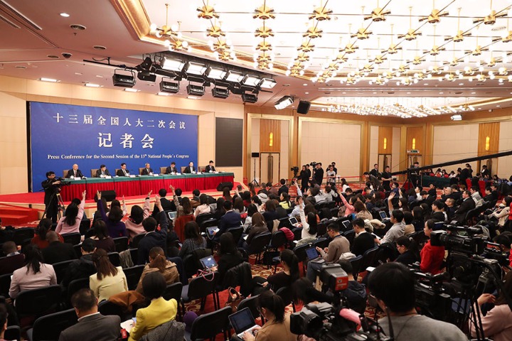 Legislators working on draft law to protect Yangtze River