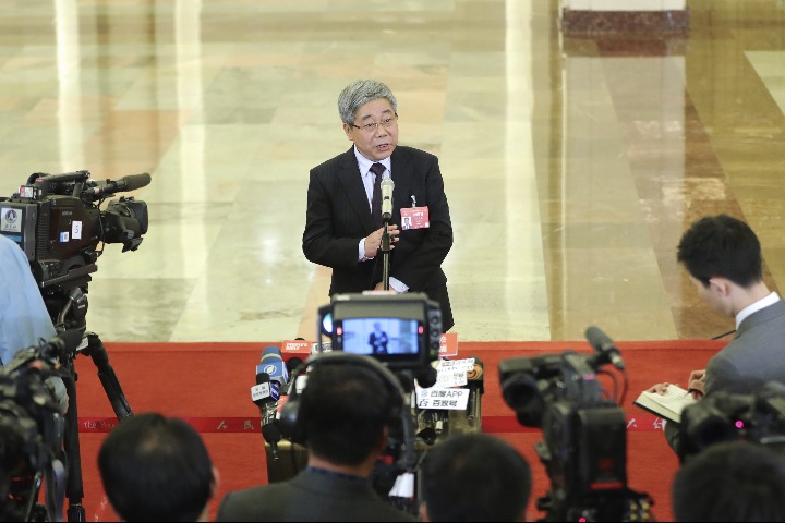 Minister: Govt to further cut academic burden on primary, secondary students