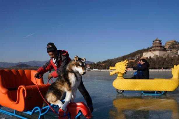 Beijing's biggest natural ice rink opens to the public