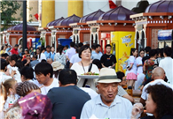 Xinjiang's tourism booms in first seven months