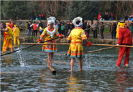 Guizhou art of bamboo drifting causes stir online