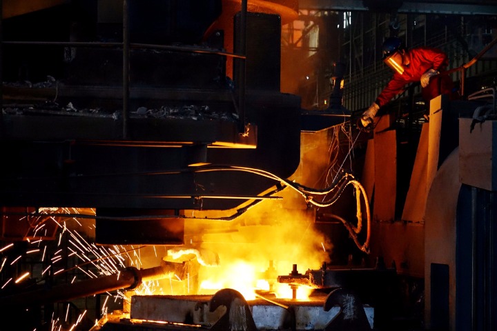 China's industrial profit surges 13.9% in March