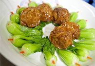 Fried gluten puffs in water