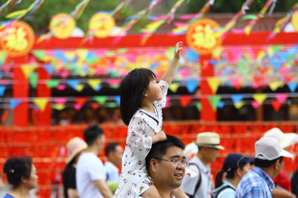 Extended holiday bolsters tourism