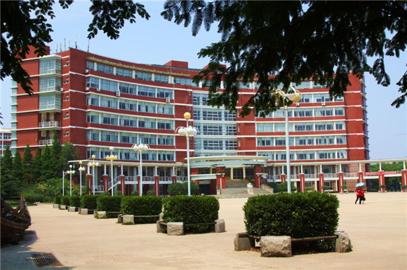 青岛职业技术学院 (1).jpg