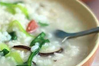 Soaked rice in vegetable soup