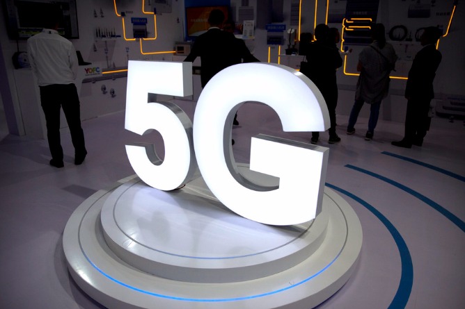 China Mobile to release 5G phones in H1, top executive says