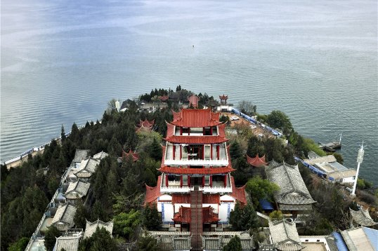 农家书屋 (nóngjiā shūwū): Farm libraries