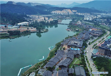 Wanda town in Guizhou witnesses continuous increase in tourists since opening in 2017