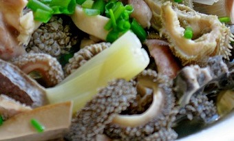 Cooked chopped entrails of sheep （烩羊杂碎/Hui Yang Za Sui）