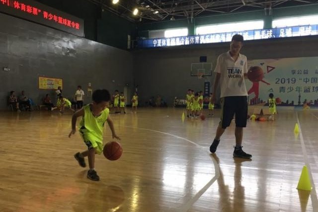 Free basketball training camp enriches summer for Ningxia teens