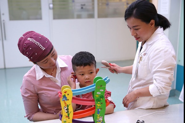 Premier celebrates Medical Worker's Day