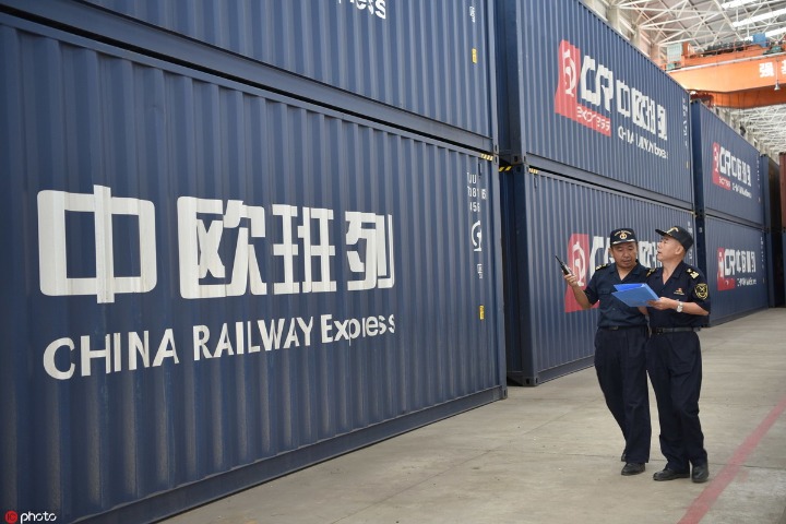 Over 10,000 China-Europe freight trains pass Alashankou Port
