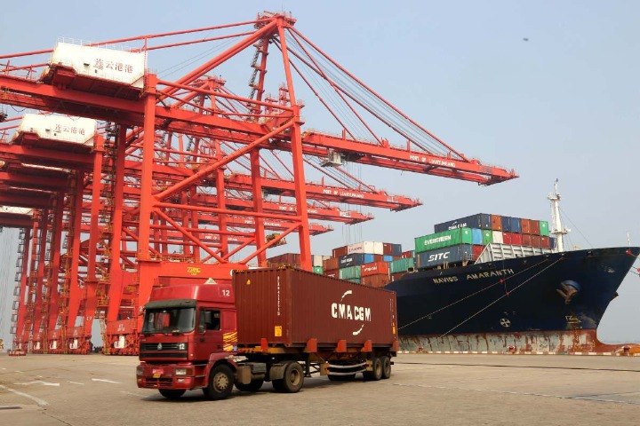China's road cargo transport grows in January-August